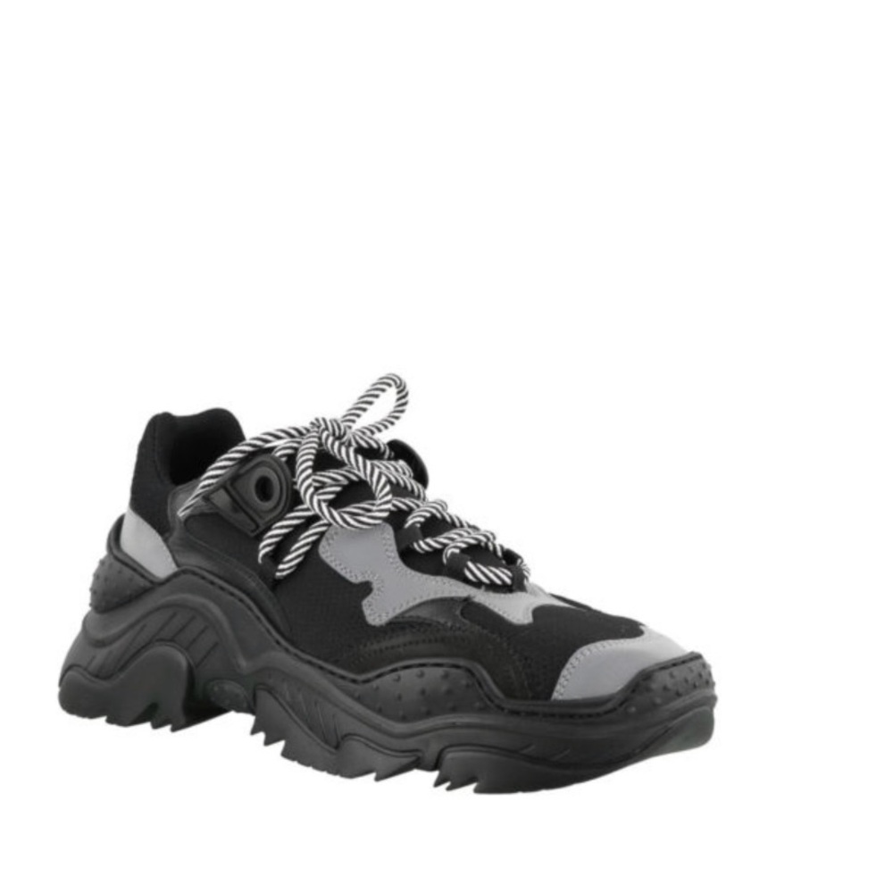 No. 21 Black and Gray Athletic Shoes